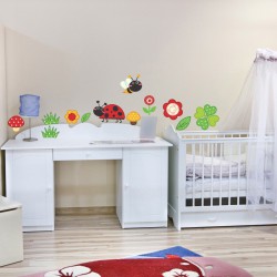 Adesivo de Parede Jardim da joaninha